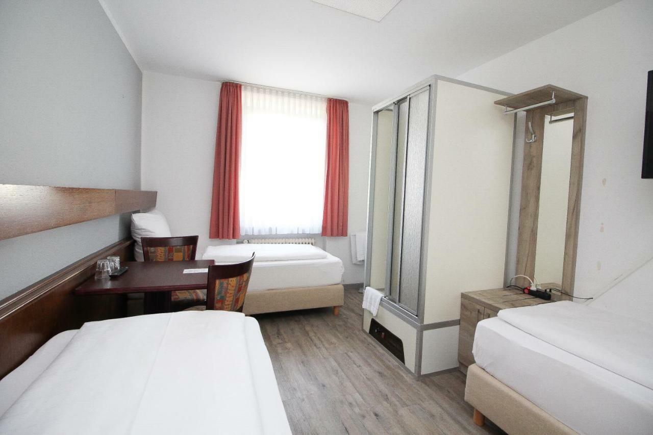 Hotel Pension Koeberl Monachium Zewnętrze zdjęcie