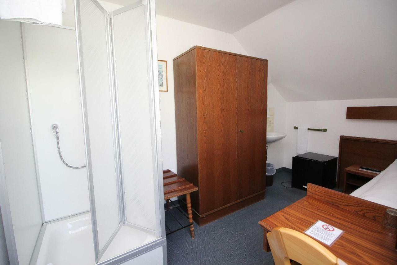 Hotel Pension Koeberl Monachium Zewnętrze zdjęcie